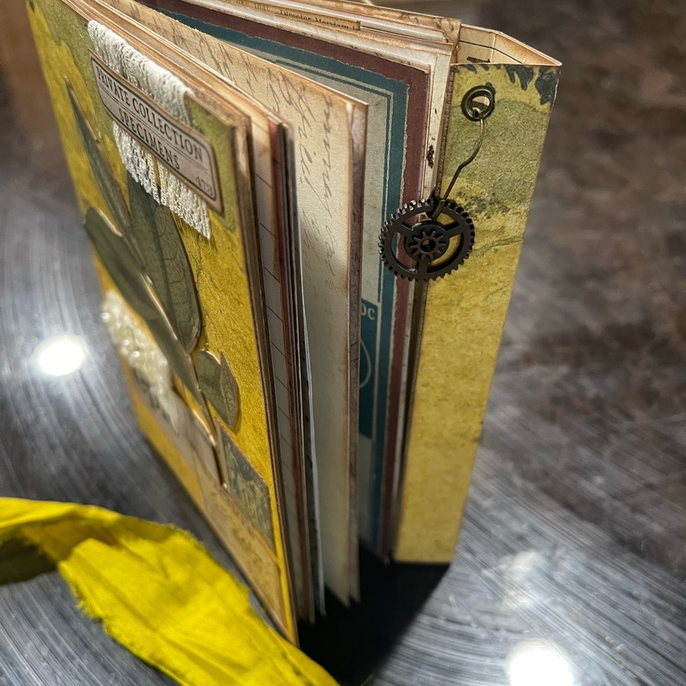 Mini junk journal